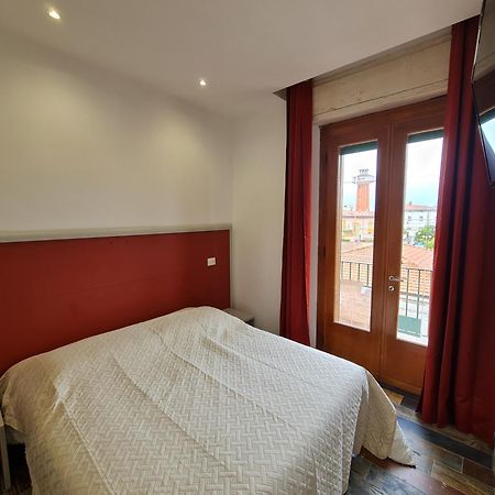 Ricci 16 - Suite & Rooms Livorno Esterno foto