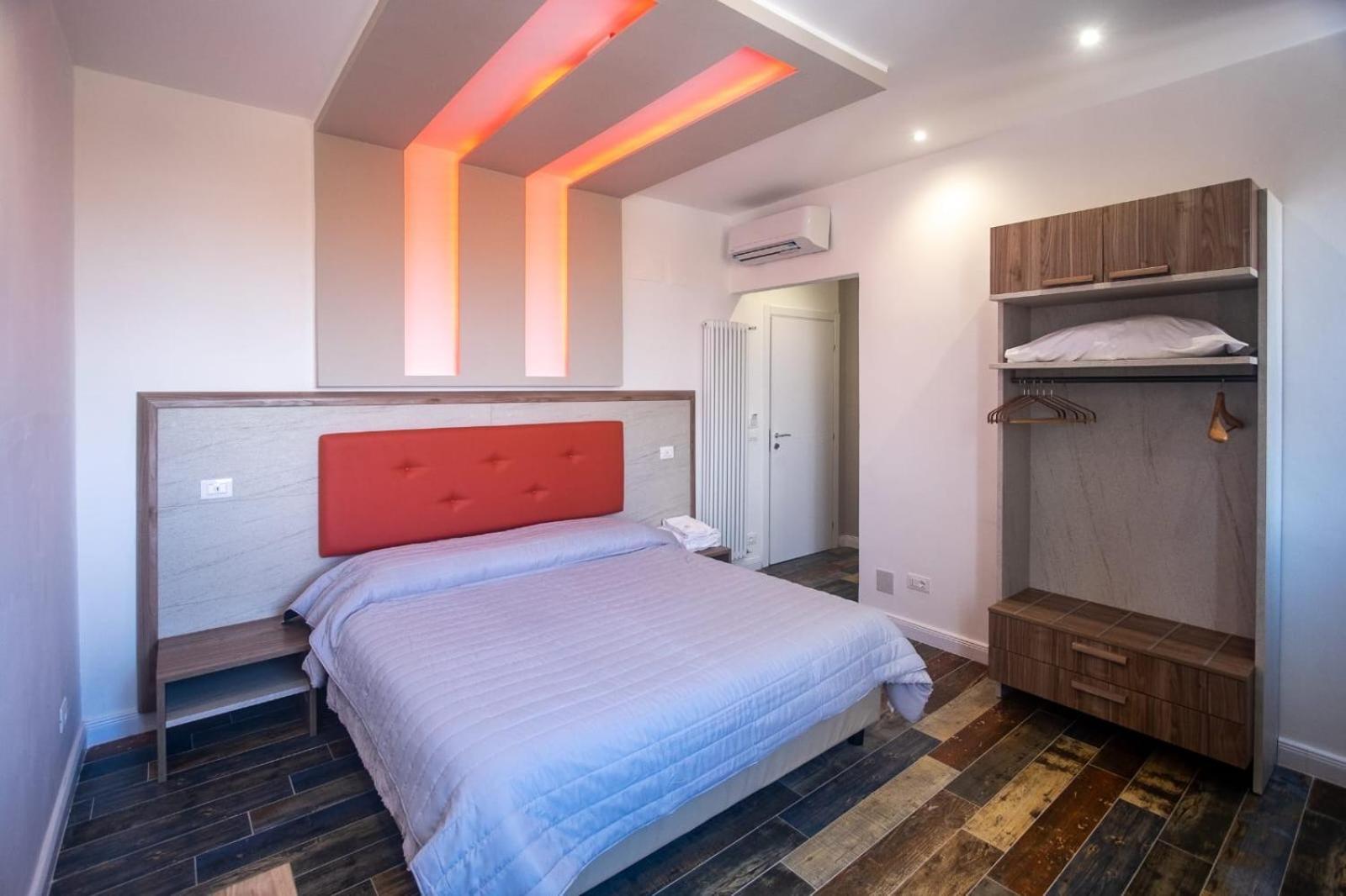 Ricci 16 - Suite & Rooms Livorno Esterno foto
